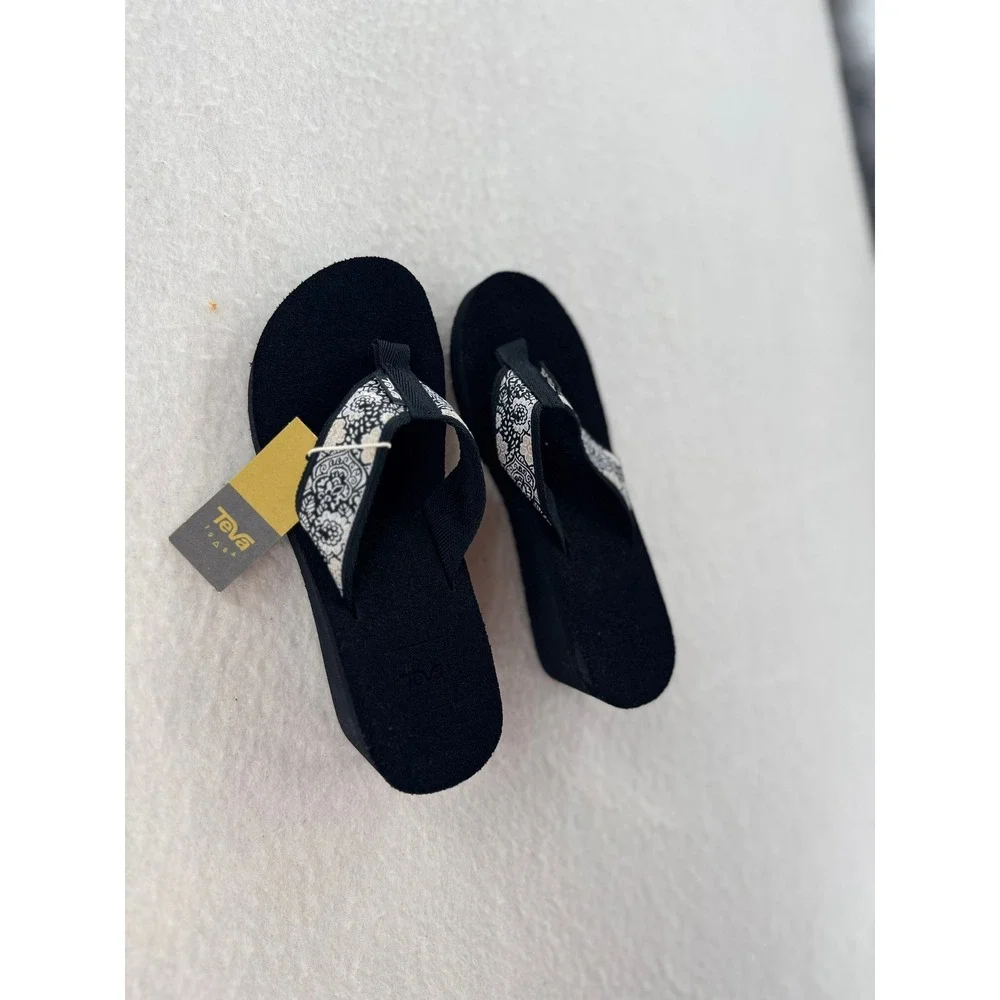 NWT Teva - Mush Mandalyn Wedge 2 Sandals Paisley - Harmony B/W - 5 - Womens